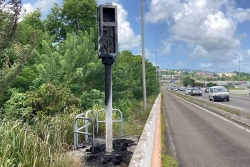 Deux nouveaux radars incendiés en Martinique