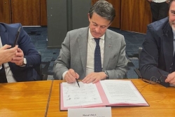 Accord Nouvelle-Calédonie : face aux divisions du camp indépendantiste, Manuel Valls appelle à l'unité pour défendre ce compromis politique