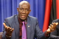 L'ex-Premier ministre de Trinidad-et-Tobago accuse le nouveau gouvernement de son arrestation injustifiée par INTERPOL à Antigua