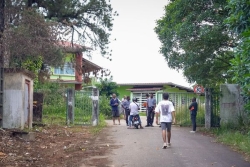 Évacuation du camp de La Verdure en Guyane : relogement temporaire et incertitude pour les occupants restants