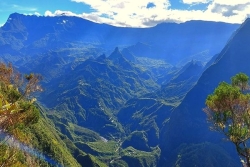 La Réunion : des nuages dans les hauts, du soleil sur le littoral