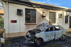 Nouméa : deux véhicules brûlés et un autre endommagé dans la cour de la DAPM et de la DITTT à la Vallée-du-Tir