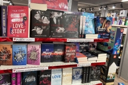 La “dark romance”, ce phénomène littéraire qui captive les ados et inquiète les parents