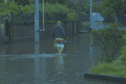 Inondations à Papara et Paea : "On n'a pas vu la rivière qui a débordé" raconte une riveraine, les pieds dans l'eau