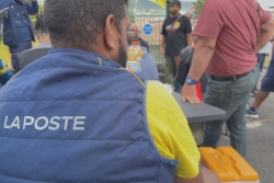 La grève à La Poste de La Réunion est reconduite, la distribution du courrier perturbée dans le Nord