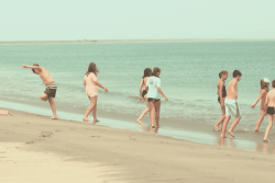 "Se baigner, jouer et bronzer", la colonie de vacances de Langlade promet encore de beaux souvenirs aux enfants de l'archipel