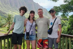 Risques de tsunami dans le Pacifique : comment une famille de Saint-Pierre et Miquelon en vacances à Hawaï a vécu l’alerte tsunami