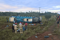 Un bus fait une sortie de route sur la BR 156 entre Oiapoque et Macapá