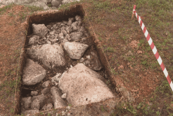 "On a retrouvé de la matière première qui a été exploitée par des populations humaines" : sur le site dit de l'îlot à Saint-Pierre, les fouilles archéologiques ont débuté