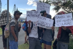 Au lycée Jules-Garnier de Nouméa, une partie des élèves contre le port de "l’uniforme"