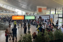 VIDEO. Chassé-croisé des vacances : gestion d'une journée d'affluence à l'aéroport Aimé Césaire