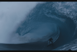A 2 jours de la Tahiti Pro 2025, du beau et gros swell à Teahupo'o