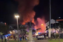 Incendies nocturnes à Pointe-à-Pitre : deux habitations touchées, dont un bâtiment totalement effondré