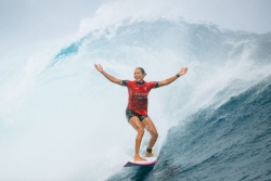 Tahiti Pro 2025 : Vahine Fierro en quarts de finale, Kelia Gallina éliminée