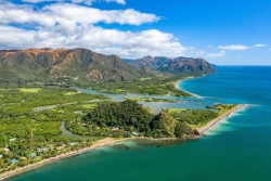 Changement climatique : le littoral de Thio grignoté par la mer