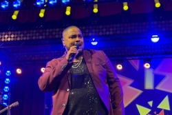 Yannick Claire, un chanteur gospel dans l'univers merveilleux de Disneyland