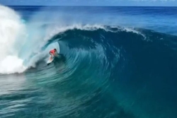 Tahiti Pro 2025 : Kauli Vaast éliminé par Crosby Colapinto en quarts de finale