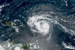 Erin est désormais un ouragan de catégorie 1, les îles du Nord sont placées en vigilance jaune