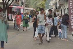 En ce dernier week-end de vacances à La Réunion, les familles peaufinent leur rentrée