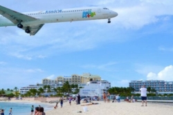 Ouragan Erin : les aéroports de Saint-Martin et Saint-Bathélémy suspendent leurs activités