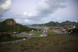 Ouragan Erin : suspension des opérations aériennes à Saint-Martin et Saint-Barthélemy