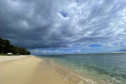 La Réunion : de la houle, du vent et des averses ce lundi 18 août 2025