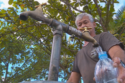 À Tahiti, l'eau des fontaines publiques n'est le plus souvent pas potable