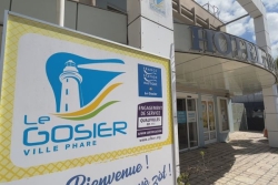 Le tribunal administratif de Guadeloupe suspend la création de 246 postes à la mairie du Gosier