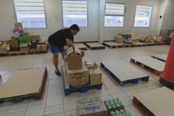 En visite en Nouvelle-Calédonie, Manuel Valls face à la crise économique et sociale