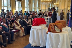 Après 128 ans, la France restitue les crânes de trois guerriers à Madagascar