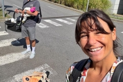 La surfeuse française Johanne Defay accueille son premier enfant