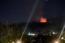 "C'est la saison de la culture sur brûlis", sept feux de végétations ont mobilisé les pompiers ce jeudi soir à Mayotte