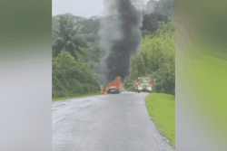 FAITS DIVERS. Une voiture hybride prend feu à Raiatea