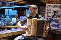 Christophe Detcheverry, un musicien de Miquelon fidèle à son accordéon