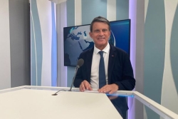 Manuel Valls à Mayotte "pour rassurer la population sur la continuité de l'Etat"