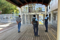 Une rentrée scolaire placée sous la protection des gendarmes en Guadeloupe