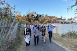 Une visite ministérielle éclair auprès d'un secteur touristique mahorais aux abois  
