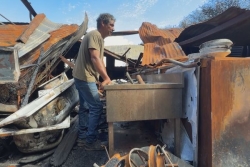 10 ans de travail partis en fumée après l'incendie de sa quincaillerie, la détresse de Bernard Zamia
