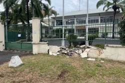 Ivre au volant, il défonce le mur de la gendarmerie à Papeete