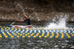 Fête du sport à Paris : quand Maxime Grousset nage contre le canoë de Tony Estanguet