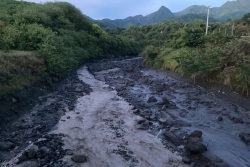 [VIDEO] Prêcheur : nouvelles coulées de boue volcaniques et sirènes d’alerte. La cellule de crise est activée