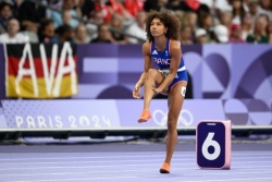 Mondiaux d'athlétisme : la Guadeloupéenne Rénelle Lamote se qualifie de justesse pour les demi-finales à Tokyo