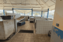 Le marché aux poissons de Kourou fermé depuis cinq ans pour manque d'hygiène : les pêcheurs se sentent oubliés par la municipalité