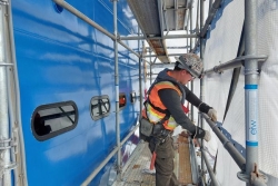 Les vitres des salons passagers des deux ferries doivent toutes être changées 