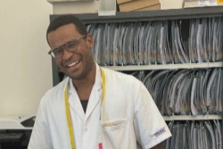 D'ici... et ailleurs : de la Guadeloupe à Genève, le parcours du neurologue et créateur Jérôme de Massias de Bonne