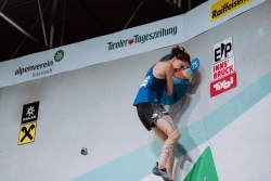 Mondiaux d'escalade : la Réunionnaise Oriane Bertone médaillée d'argent en bloc