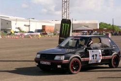Yohann Rodap remporte le slalom auto du stade Pierre-Aliker sur Peugeot 205 GTi