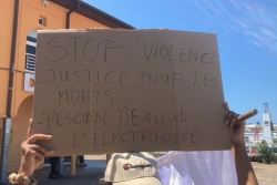 Manifestations meurtrières à Madagascar : "on est loin, mais notre cœur est avec eux", des Malgaches se mobilisent aussi à Mamoudzou