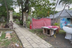 Partis du Centre des arts de Pointe-à-Pitre, des artistes s’installent au Marina Tennis Club du Gosier, pour y développer un projet populaire