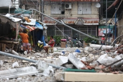 Au moins 26 morts, des dizaines de blessés et disparus aux Philippines et en Indonésie après deux violents séismes